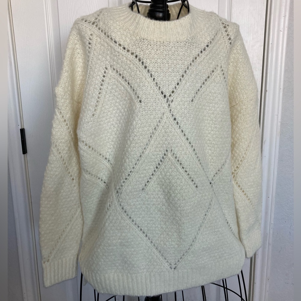 Lulus women’s cream oversized sweater small